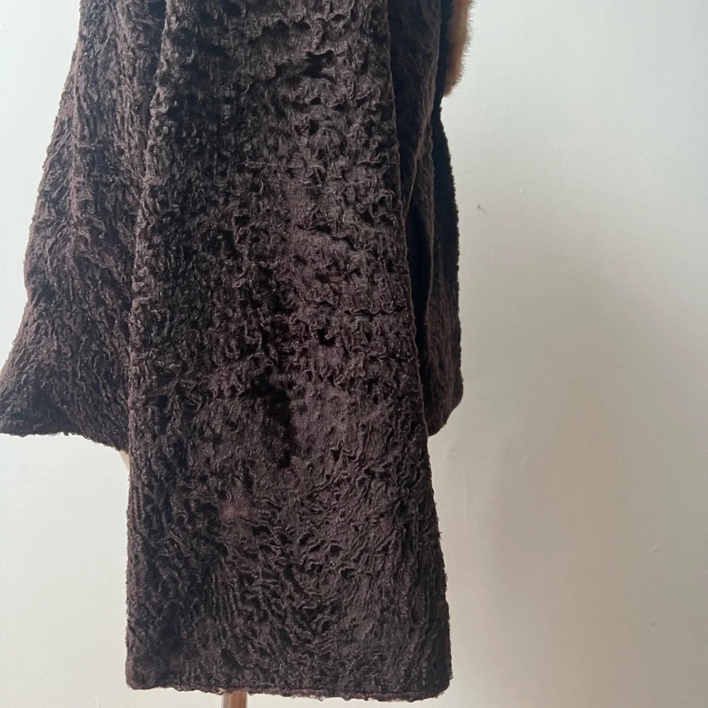 VINTAGE 1950’s Lord & Taylor Genuine Fur Curly Lamb Brown Short Coat Medium - Picture 6 of 12
